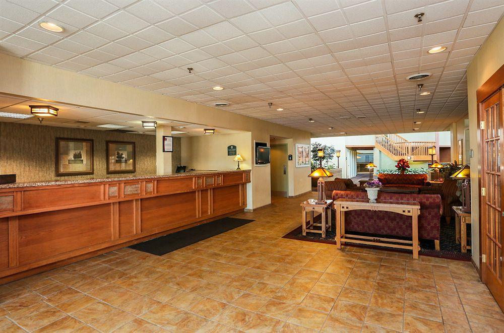 Clarion Mason City Hotel Interior photo