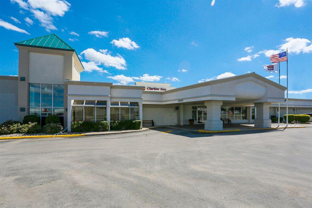 Clarion Mason City Hotel Exterior photo