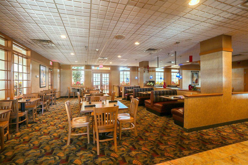 Clarion Mason City Hotel Restaurant photo