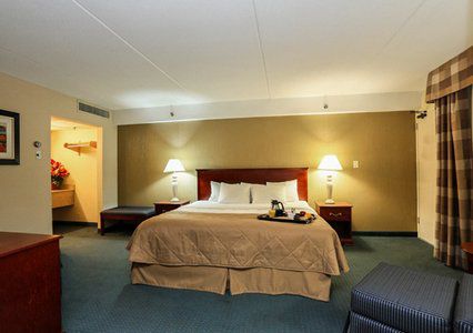 Clarion Mason City Hotel Room photo